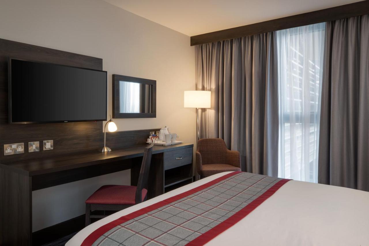 Ramada By Wyndham Leeds East Hotel Luaran gambar