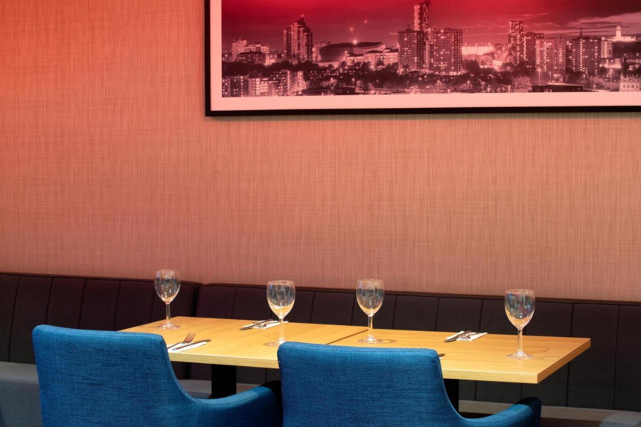 Ramada By Wyndham Leeds East Hotel Luaran gambar