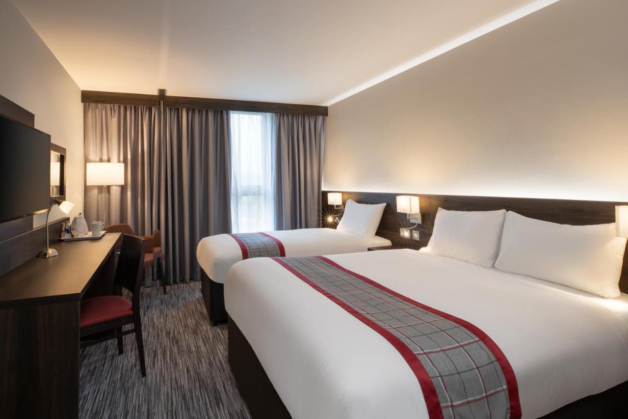 Ramada By Wyndham Leeds East Hotel Luaran gambar