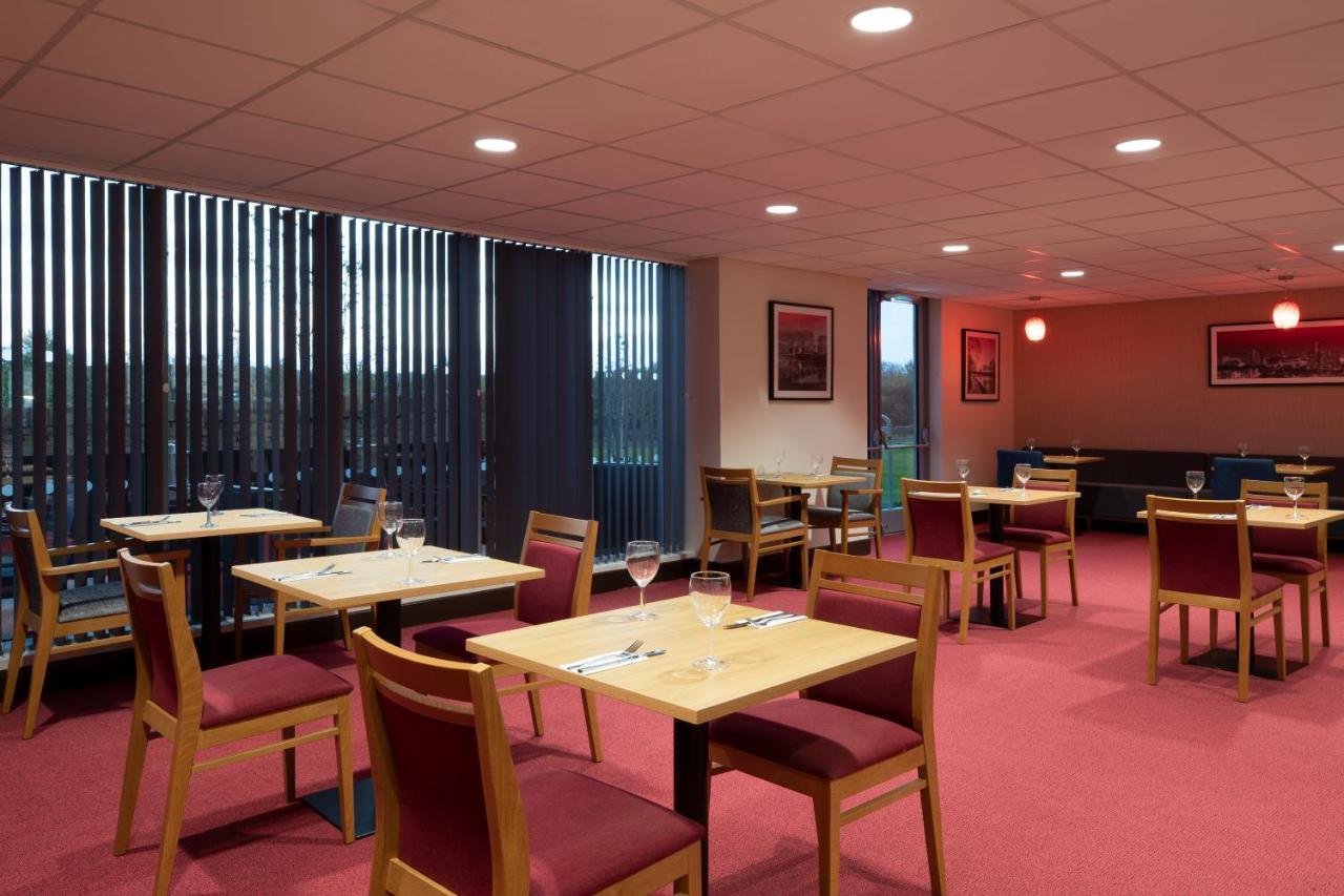 Ramada By Wyndham Leeds East Hotel Luaran gambar