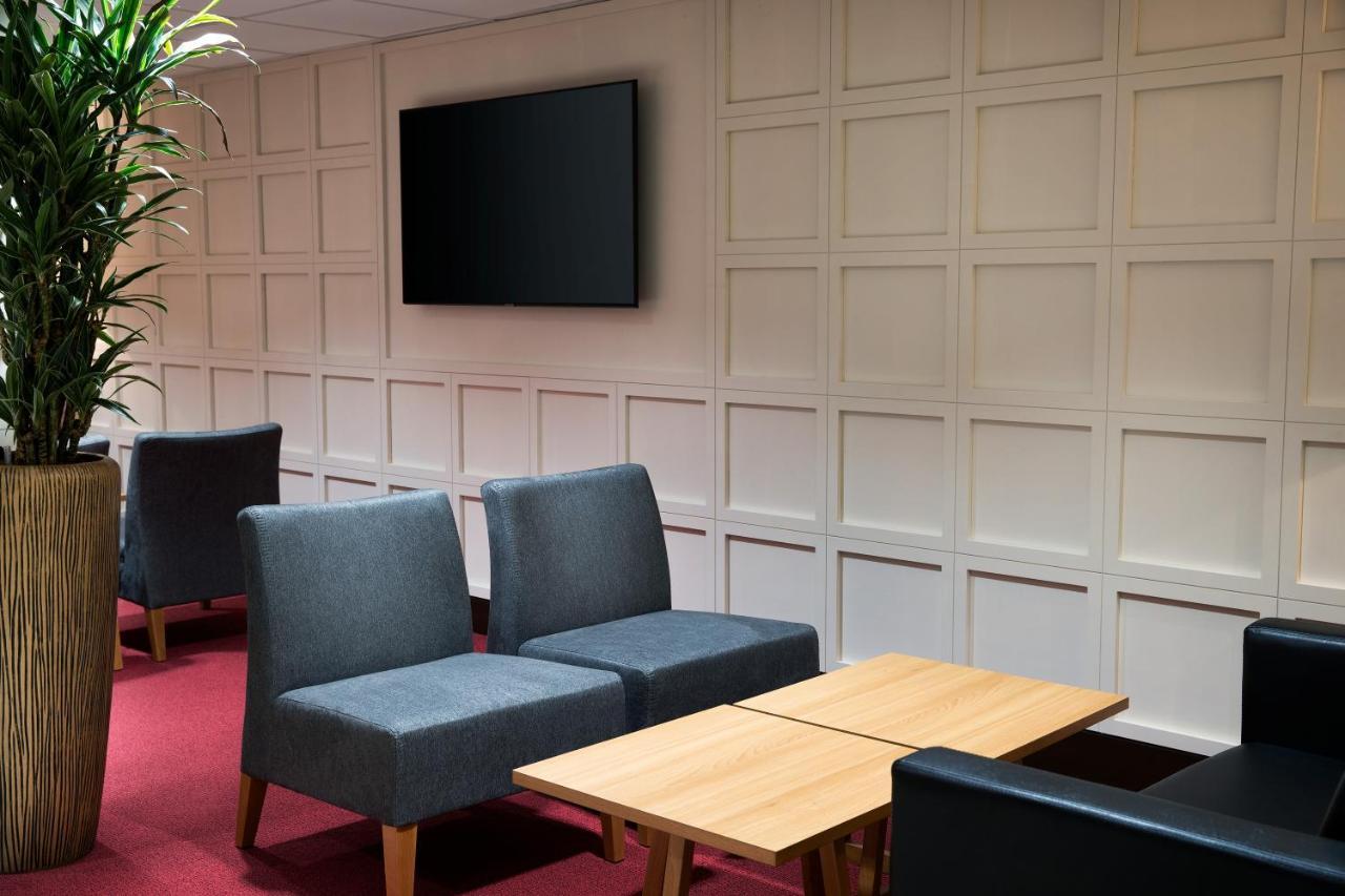 Ramada By Wyndham Leeds East Hotel Luaran gambar