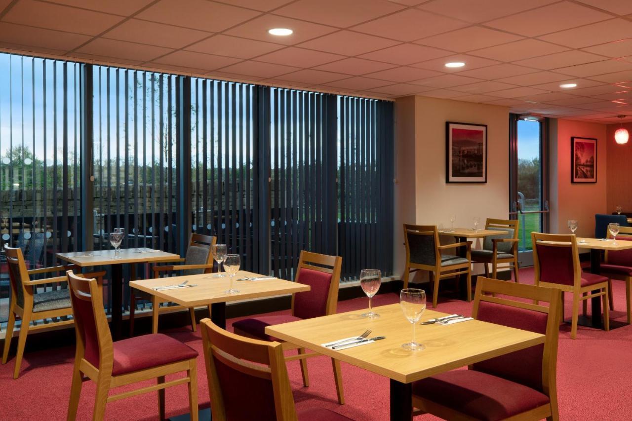 Ramada By Wyndham Leeds East Hotel Luaran gambar