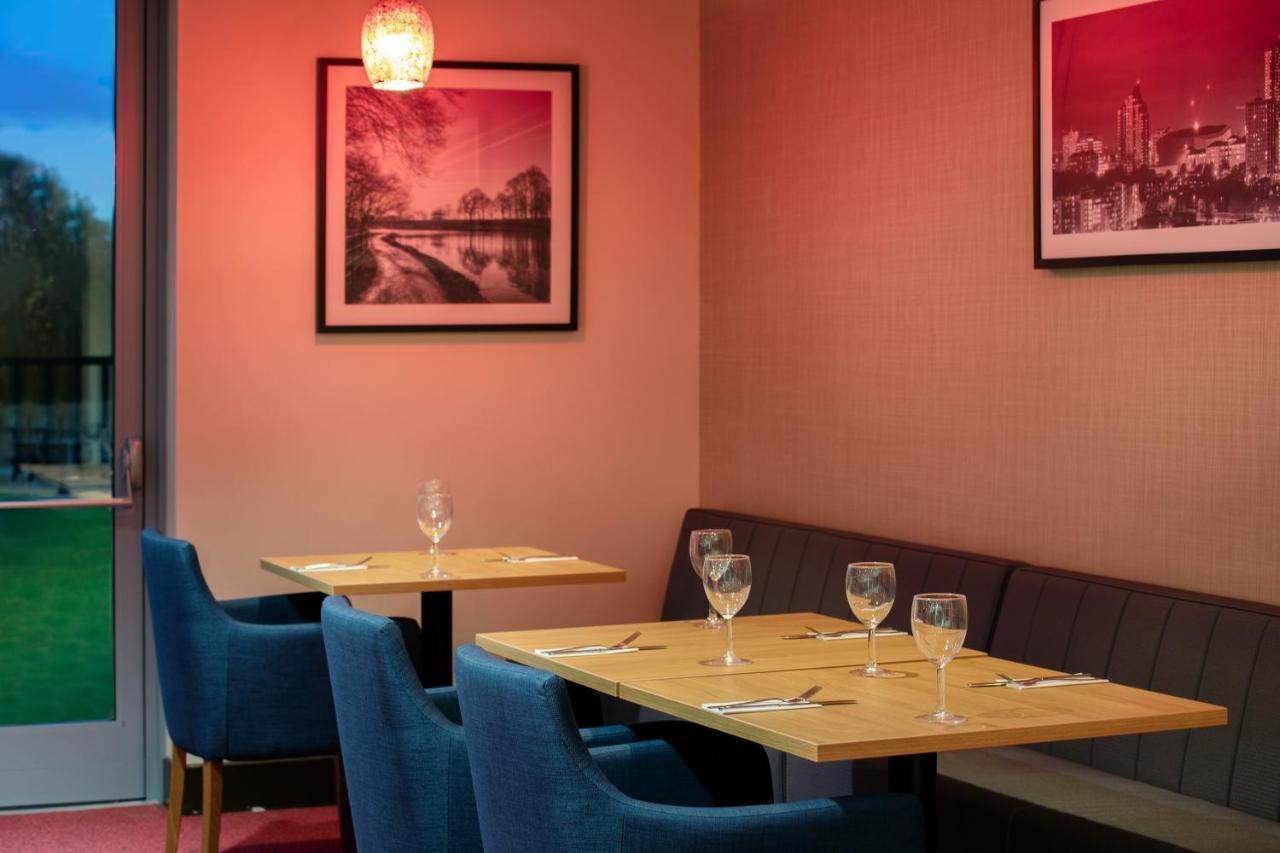 Ramada By Wyndham Leeds East Hotel Luaran gambar