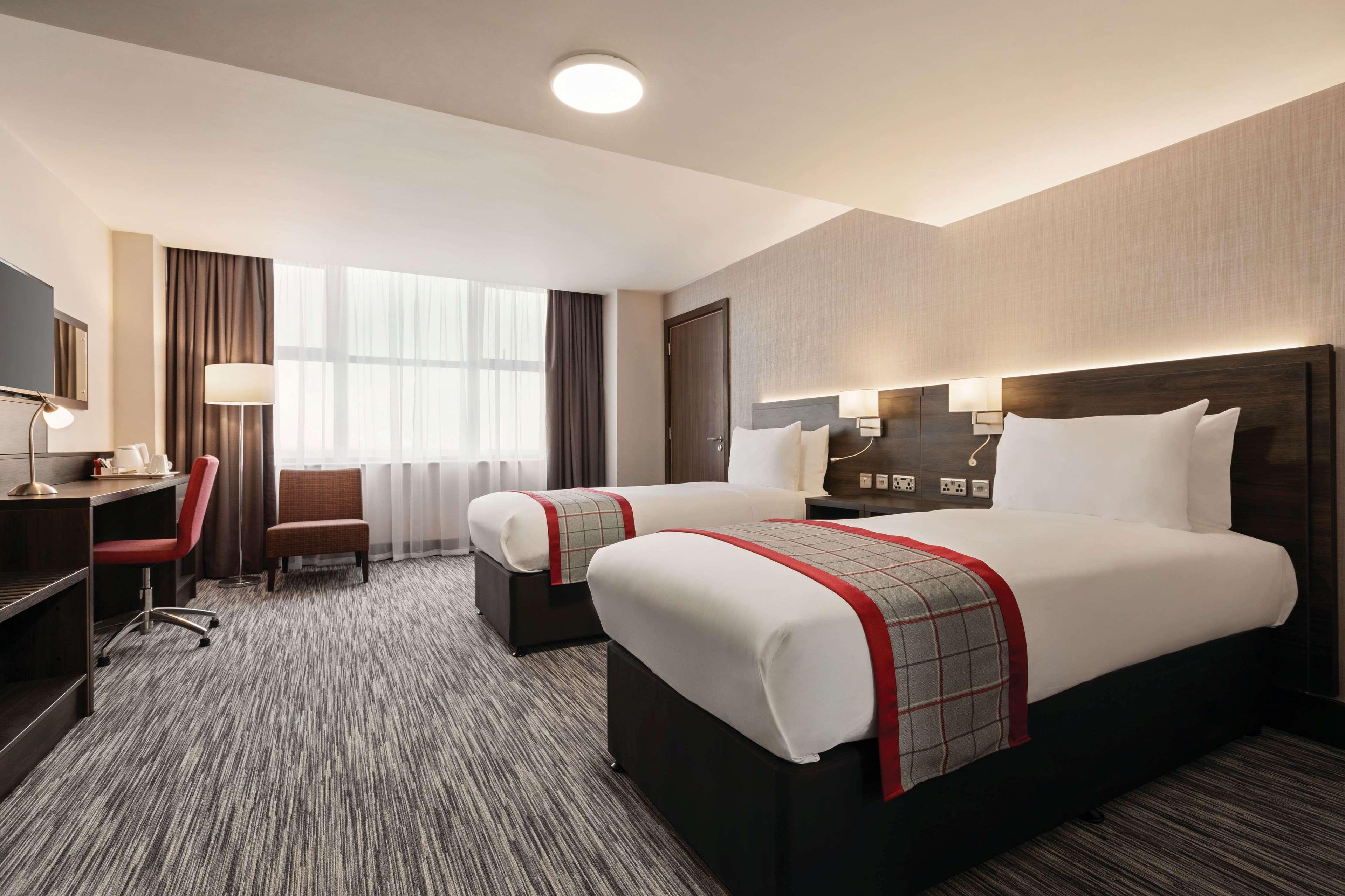 Ramada By Wyndham Leeds East Hotel Luaran gambar