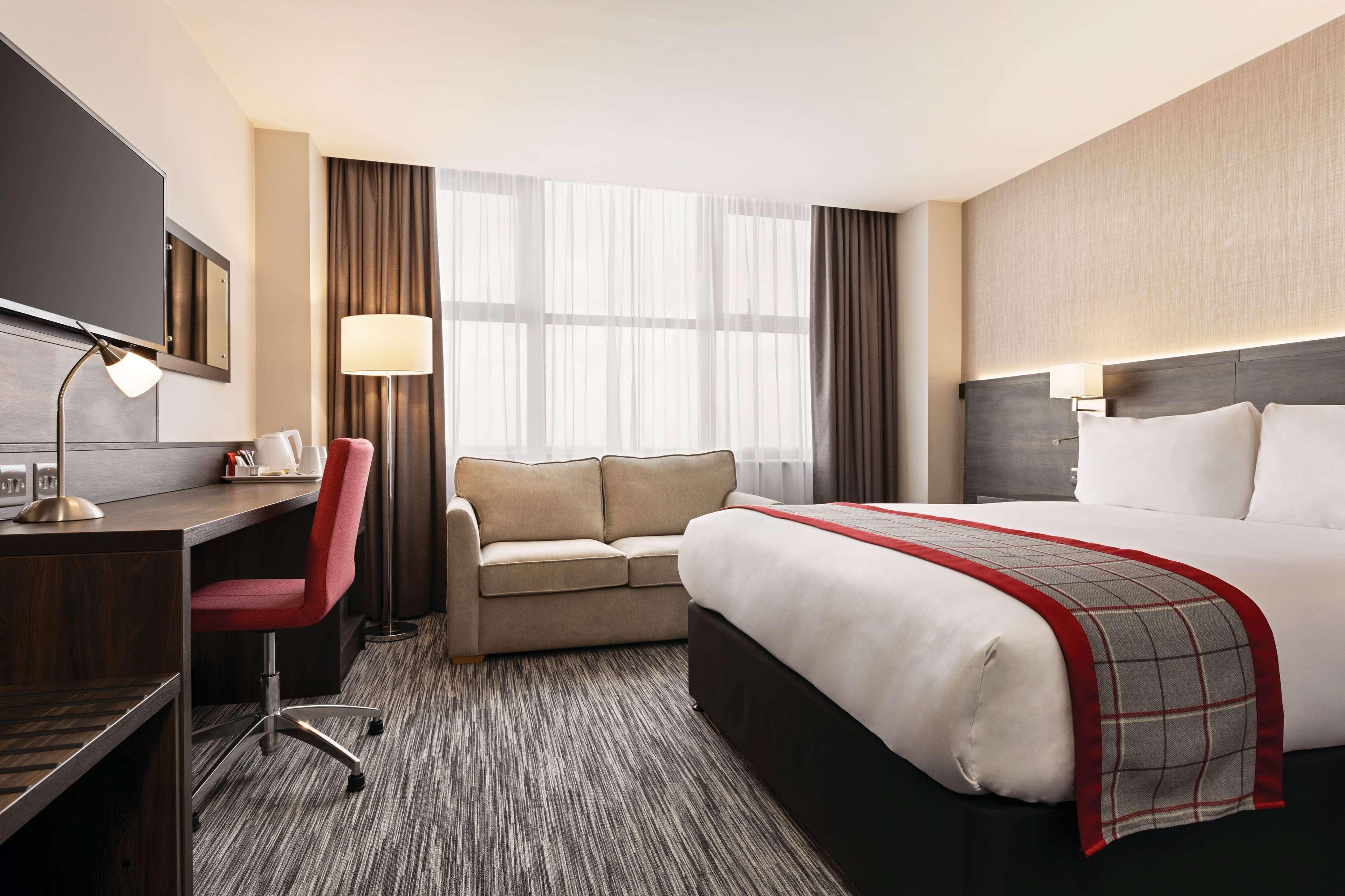 Ramada By Wyndham Leeds East Hotel Luaran gambar