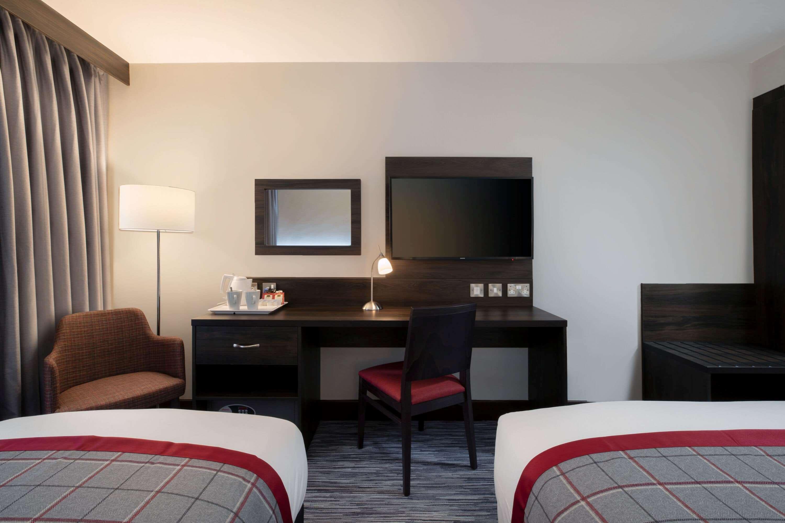 Ramada By Wyndham Leeds East Hotel Luaran gambar