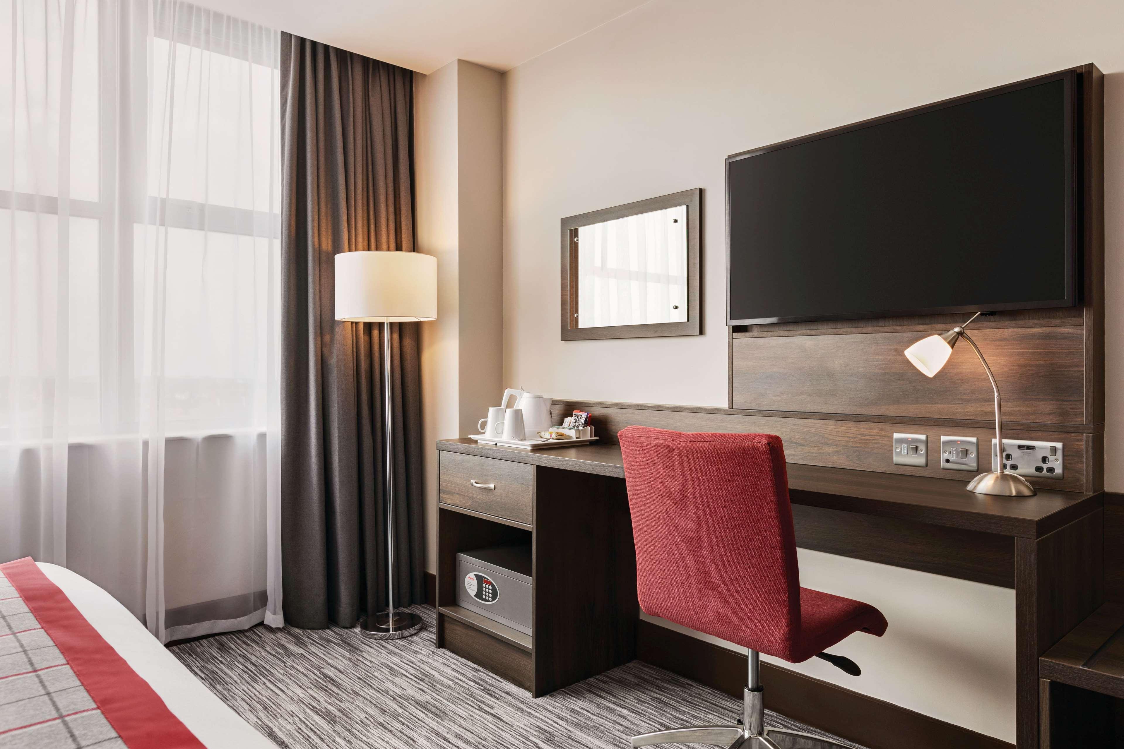 Ramada By Wyndham Leeds East Hotel Luaran gambar